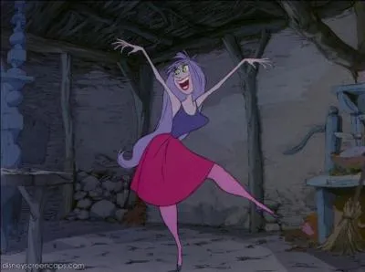 Comment Madame Mim se dfinit-elle ?