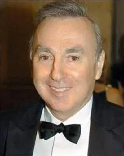 Producteur, scnariste et ralisateur, n en 1944  Agen, je suis le frre d'un des comiques de la bande des  Charlots . Considr comme un des producteurs les plus prolifiques du cinma franais, je produis essentiellement des films comiques comme  Les Fous du stade  en 1972 ou  La Soupe aux choux  en 1981. Je disparais emport par un cancer le 25 novembre 2008 et inhum dans la division n64 :