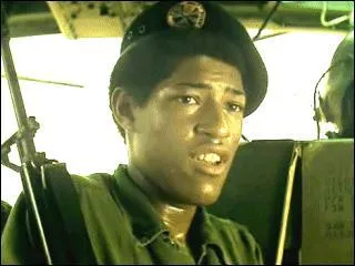 Sur le patrouilleur, qui est le soldat le plus jeune ?