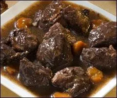 Quel ingrdient est indispensable  la sauce grand Veneur ?