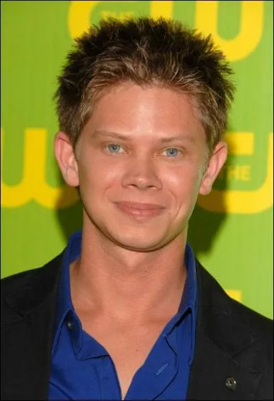 Quel est le vrai nom de Micro ?