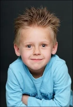 Comment s'appelle le fils de Nathan et Haley ?