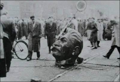 En 1956, un vnement va modifier la plupart des pays du Bloc de l'Est, de quels vnements s'agit-il ?