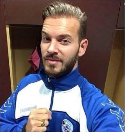 Les autres disent que Matt  copie  quelqu'un. De qui s'agit-il ?