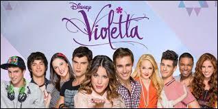 Sur quelle chaîne passe la série  Violetta  ?