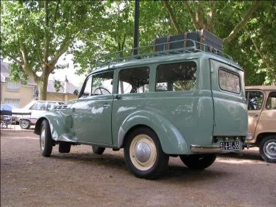 En ce temps-là, dans les villages, les boulangers livraient encore le pain à domicile : à 7h30, le premier arrivait avec sa vieille...