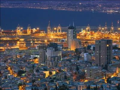 En Isral,  Hafa, quel animal ne pouvez-vous pas amener sur la plage ? Pour vous aider, cet animal est l'emblme de la capitale d'un pays qui les a fait tant souffrir.