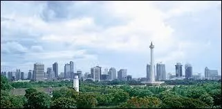 Sur quelle le se situe Jakarta, capitale de l'Indonsie ?