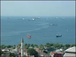 Quel dtroit relie la mer de Marmara  la mer Ege ?