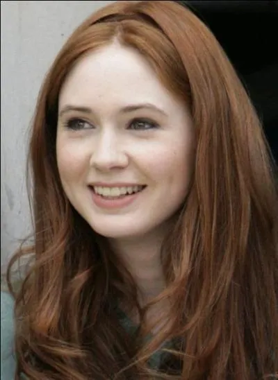 Qui joue Amy Pond ?