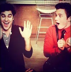 Dans l'pisode  Blame It On The Alcohol , comment ragi Kurt en voyant Blaine et Rachel s'embrasser ?