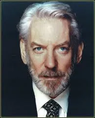 Qui est le Président des districts ?