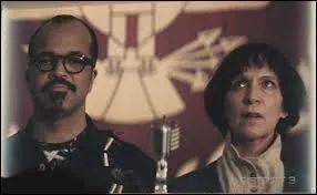 Qui sont ces gens du District 3 ? Ils ont été désignés pour participer aux Jeux de l'Expiation.