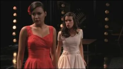 De quel sentiment Rachel fait-elle preuve devant Santana ?
