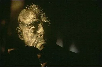 Quel est le prnom du colonel Kurtz ?