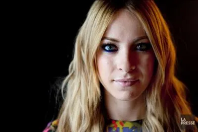 Comment s'appelle son DVD de sa tournée Miroir ?