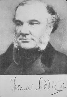 A l'inverse de la question prcdente, la maladie d'Addison se manifeste en cas d'insuffisance surrnalienne primaire. 
Quels sont les deux signes que l'on peut rencontrer ?