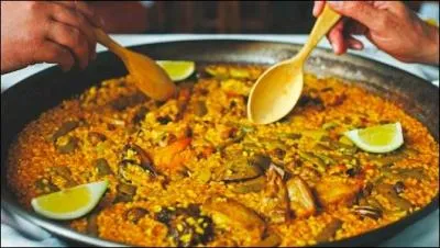 Pour viter que le riz ne colle dans une paella, quel vieux truc utiliserez-vous ?