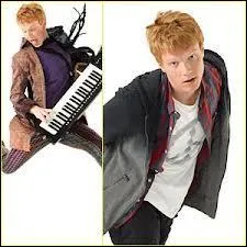 Avant de prendre le nom de  Lemonade Mouth , comment le garon aux cheveux roux voulait-il l'appeler ?