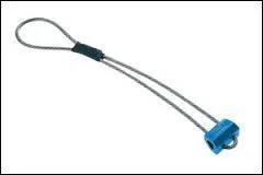 Quel est le petit bloc de mtal auquel est attach un anneau de cordelette ou un cble ?