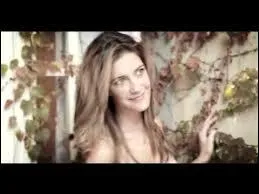 Pourquoi Angie va-t-elle partir dans un autre pays ? O ira-t-elle ?