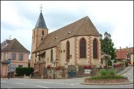 Voici l'glise d'Hochfelden. Cette commune se trouve ...