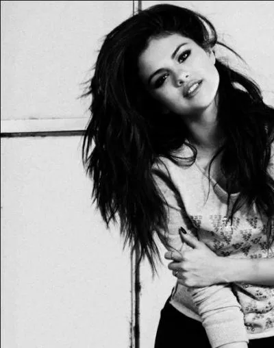 Selena est ...