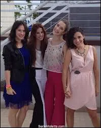 Chez qui vivra Francesca lors du dpart de ses parents pour l'Italie ?