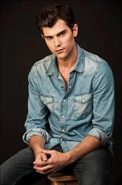 Ce personnage est arriv avec un plan, lequel ? (s. 2)