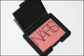 Quel est le blush poudre  best seller  de la fameuse marque  NARS , trs rput ?