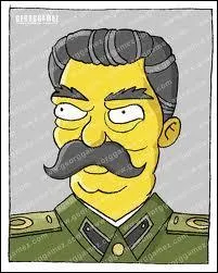 C'tait aussi un dictateur du rgime communiste de 1925  1952. Il tait oppos  l'Allemagne nazie  cause de son opration  Barbarossa .