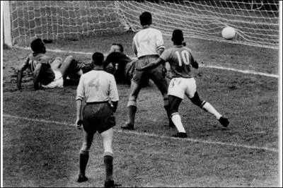 Le Brsil est enfin rcompens en battant le pays hte de cette coupe du monde...