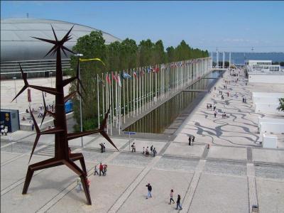 En quelle année Lisbonne, la capitale du Portugal, a t-elle accueilli l'Exposition internationale consacrée aux océans ?