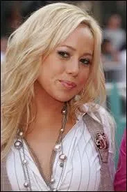 Comment s'appelle celle qui a t adopte ?