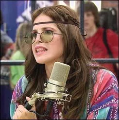 Dans le premier pisode qui est vtue comme une hippy ?