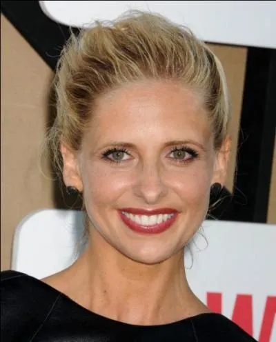 Cette fois-ci, elle ne dgomme pas les vampires, elle travaille dans une agence de publicit !