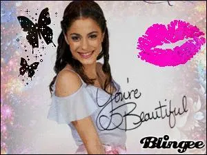 A la fin de la saison 2, Violetta embrassera :