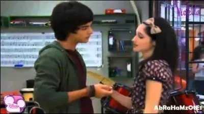 Francesca et Marco se sont disputs  cause de/d' :