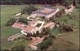 Voici l'abbaye Notre-Dame de Bonne Esprance d'Echourgnac. Cette commune aquitaine se situe dans le dpartement ...