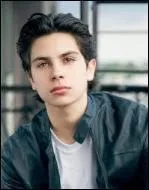 Dans quelle srie ce beau gosse a-t-il jou (il a bien grandi depuis la fin de la srie) ?