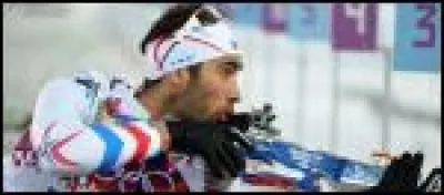 --------- est devenu champion olympique de poursuite, lundi. Le biathlète français a remporté aux JO de Sotchi une deuxième médaille d'or sur les vingt kilomètres en individuel.