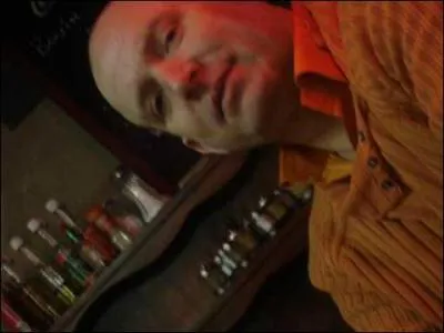 On le connaît pour l'une de ses grandes compositions "La Boîte de jazz". Qui est l'auteur de la chanson "L'homme orange" ?