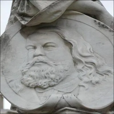 Qui est cet auteur, bien connu pour le roman "Le Capitaine Fracasse", ayant dit : "Le hasard, c'est peut-être le pseudonyme de Dieu quand il ne veut pas signer. " ?