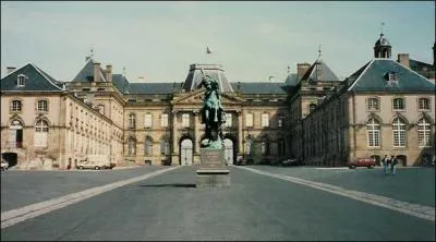 C'est dans ce chteau lorrain que mourut Stanislas Leszczynski, le beau-pre de Louis XV et ancien roi de Pologne. Vous tes  :