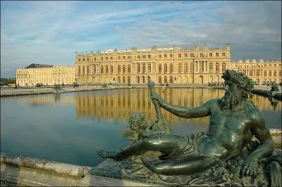La photo parle d'elle-mme... vous tes  Versailles, le chteau du roi Soleil. Dans quel dpartement se trouve-t-il ?