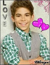  quel ge commence-t-il sa carrire de mannequin ?