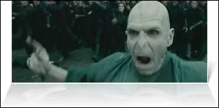 Comment fait-il pour attirer Harry au dpartement des mystres alors qu'il est en cinquime anne ?