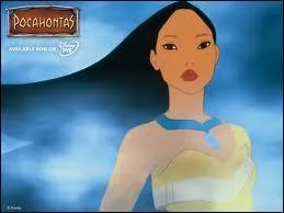 Quel est le cadeau offert  Pocahontas par son pre et qui avait appartenu  sa mre ?