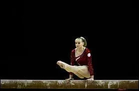 Comment s'appelle cette gymnaste ?