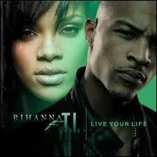 Avec qui a-t-elle chant  Life your life  ?